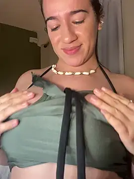 Snapshot of Antonellachic73 chatting on February 18, 2025, 3:21 am Antonellachic73 online show from February 18, 2025, 3:21 am