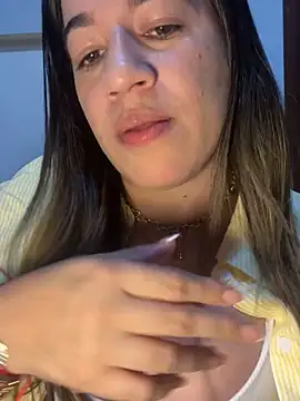 Snapshot of Antonellachic73 chatting on October 11, 2025, 12:43 am Antonellachic73 online show from October 11, 2025, 12:43 am