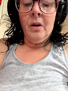 Snapshot of davisdesires@xh chatting on September 16, 2025, 1:23 pm davisdesiresxh online show from September 16, 2025, 1:23 pm