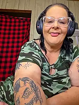 Snapshot of davisdesires@xh chatting on October 8, 2025, 12:36 pm davisdesiresxh online show from October 8, 2025, 12:36 pm