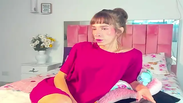 the queen aleja online show from November 14, 2025, 12:59 pm