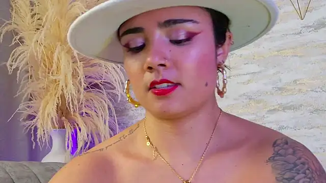 Lea Foster online show from March 8, 2025, 6:47 pm