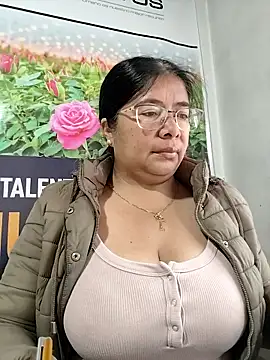   valentina18 online show from March 6, 2026, 1:07 pm