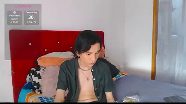 LAICK 01 online show from November 14, 2025, 8:07 pm