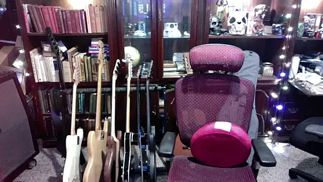 Snapshot of BeardedBear999 chatting on September 16, 2025, 2:51 pm BeardedBear999 online show from September 16, 2025, 2:51 pm