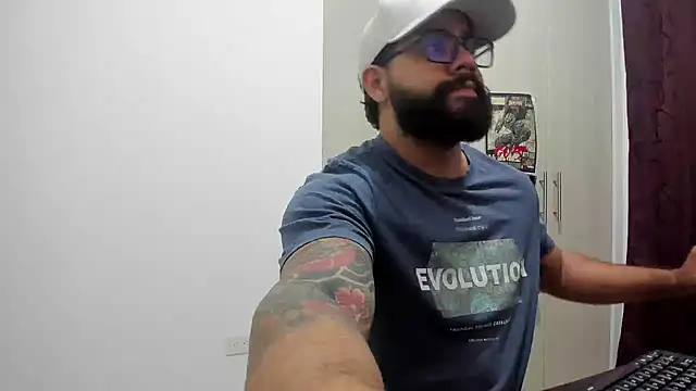 Snapshot of _Coddygold_ chatting on June 3, 2026, 9:20 pm Coddygold online show from June 3, 2026, 9:20 pm
