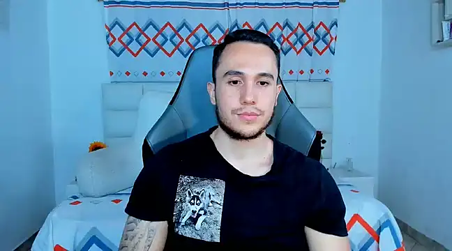 juan  jimenez online show from December 16, 2024, 2:04 am