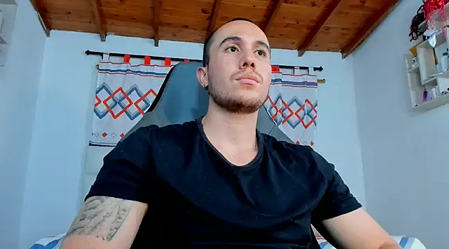 juan  jimenez online show from March 18, 2025, 9:32 pm