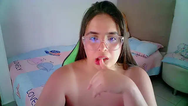 Snapshot of _alicia_z chatting on January 15, 2025, 11:40 pm alicia z online show from January 15, 2025, 11:40 pm