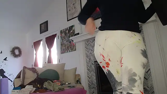 AuroraWillows online show from March 9, 2025, 2:21 pm