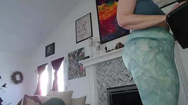 AuroraWillows online show from March 10, 2025, 3:52 pm