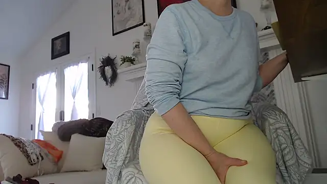 AuroraWillows online show from January 5, 2026, 5:27 pm