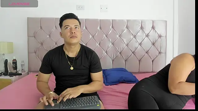 Snapshot of Harry_And_Girls chatting on March 2, 2025, 4:17 am Harry And Girls online show from March 2, 2025, 4:17 am