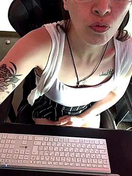 YumieCp online show from October 9, 2025, 2:42 am