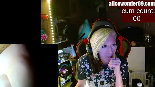 alicewonder09 online show from February 2, 2025, 4:48 am