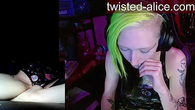 alicewonder09 online show from April 4, 2026, 6:00 am