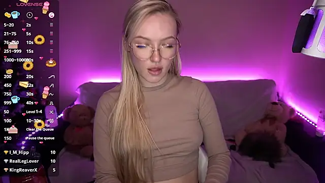 Snapshot of AmandaFiree chatting on December 30, 2024, 3:24 pm AmandaFiree online show from December 30, 2024, 3:24 pm