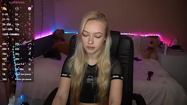 Snapshot of AmandaFiree chatting on October 19, 2025, 6:47 am AmandaFiree online show from October 19, 2025, 6:47 am