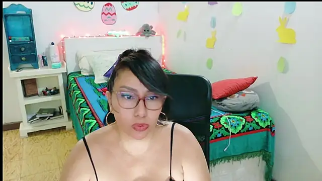 hottplay online show from April 7, 2026, 5:35 pm