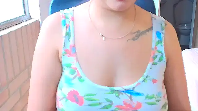 sara2520 online show from February 8, 2026, 6:55 pm