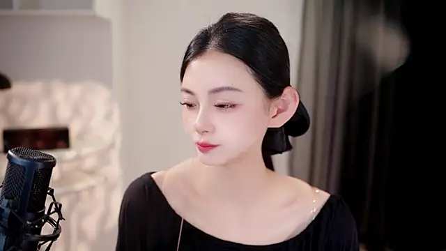 Ocean--Lili online show from June 9, 2026, 2:28 pm