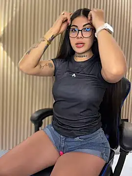 Sarasanders 4 online show from March 11, 2026, 1:33 am