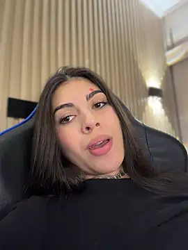 Sarasanders 4 online show from April 28, 2026, 2:27 am