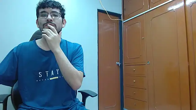 Snapshot of Isaandysex2428 chatting on February 18, 2025, 1:10 am Isaandysex2428 online show from February 18, 2025, 1:10 am