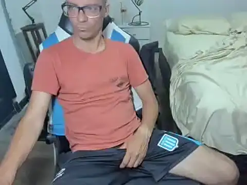 guachin hunk online show from December 17, 2024, 3:39 am