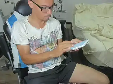 guachin hunk online show from December 26, 2024, 4:32 am