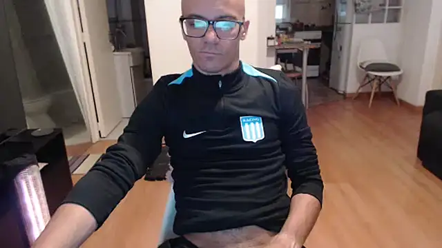Snapshot of guachin_hunk chatting on May 4, 2026, 7:54 pm guachin hunk online show from May 4, 2026, 7:54 pm