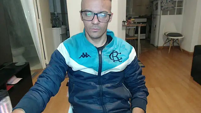 Snapshot of guachin_hunk chatting on May 6, 2026, 3:57 am guachin hunk online show from May 6, 2026, 3:57 am