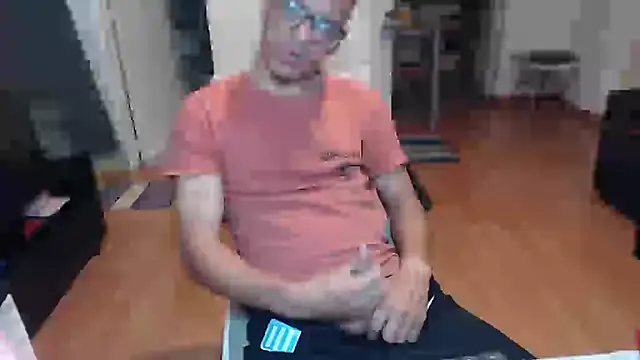 Snapshot of guachin_hunk chatting on May 20, 2026, 3:24 am guachin hunk online show from May 20, 2026, 3:24 am