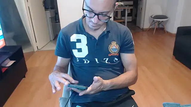 Snapshot of guachin_hunk chatting on June 1, 2026, 10:11 pm guachin hunk online show from June 1, 2026, 10:11 pm