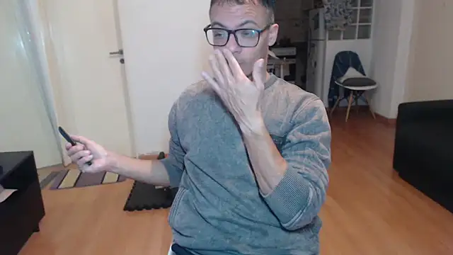 Snapshot of guachin_hunk chatting on June 3, 2026, 2:03 am guachin hunk online show from June 3, 2026, 2:03 am