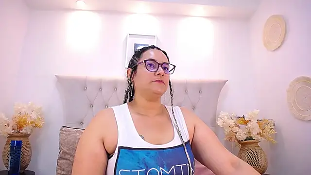 MIchelMomet online show from February 4, 2025, 12:44 pm