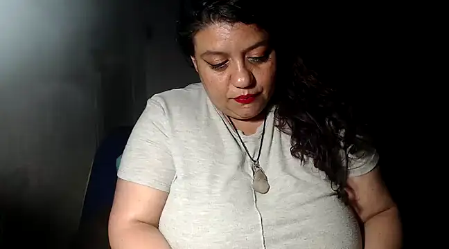 Snapshot of Lauren_baby chatting on February 20, 2025, 12:30 am Lauren baby online show from February 20, 2025, 12:30 am