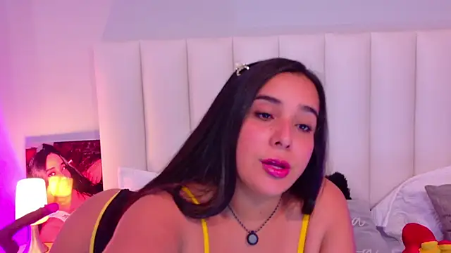 ValenScott1 online show from May 15, 2026, 1:07 pm