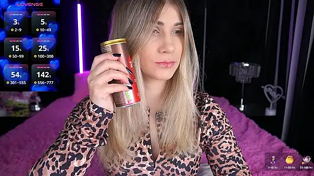 CassandraGood online show from December 3, 2024, 7:43 am