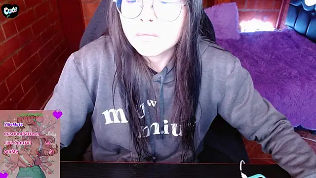 MidoriQuiinn online show from April 10, 2026, 3:17 pm