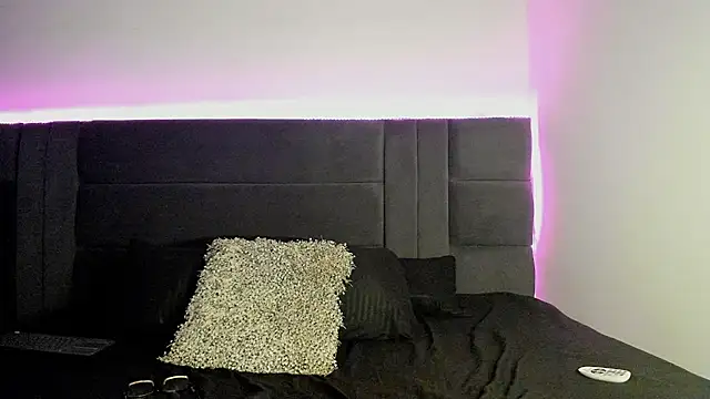 alejandro  2 online show from September 11, 2025, 3:56 pm