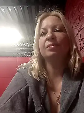 Snapshot of Arina_smiles chatting on January 4, 2025, 7:13 pm Arina smiles online show from January 4, 2025, 7:13 pm