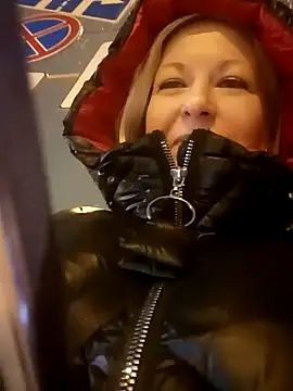 Snapshot of Arina_smiles chatting on January 10, 2025, 3:58 pm Arina smiles online show from January 10, 2025, 3:58 pm