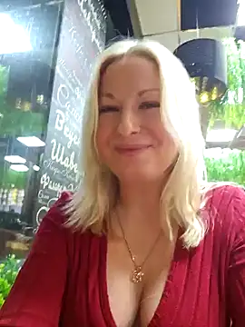 Snapshot of Arina_smiles chatting on January 11, 2025, 6:54 pm Arina smiles online show from January 11, 2025, 6:54 pm