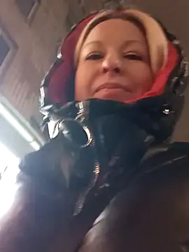 Snapshot of Arina_smiles chatting on February 8, 2025, 3:42 pm Arina smiles online show from February 8, 2025, 3:42 pm