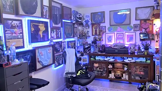 Snapshot of Briefs_bud chatting on September 13, 2025, 3:17 am Briefs bud online show from September 13, 2025, 3:17 am