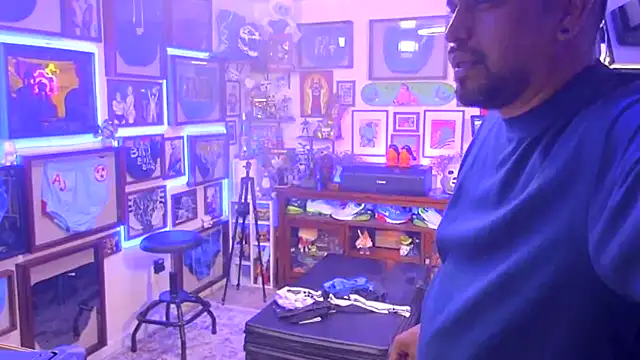 Snapshot of Briefs_bud chatting on November 25, 2025, 1:27 am Briefs bud online show from November 25, 2025, 1:27 am