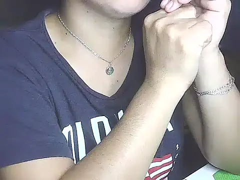 Snapshot of lovely_samxxx24 chatting on December 17, 2024, 2:44 am lovely samxxx24 online show from December 17, 2024, 2:44 am