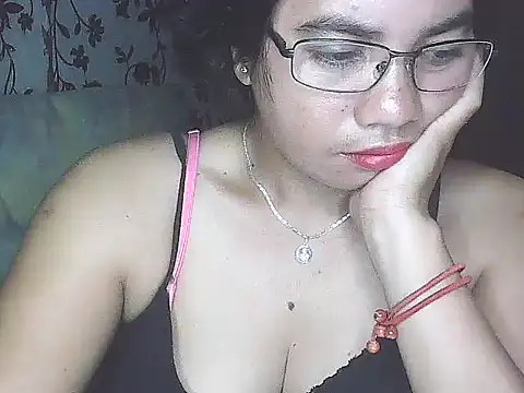 Snapshot of lovely_samxxx24 chatting on November 28, 2025, 8:00 pm lovely samxxx24 online show from November 28, 2025, 8:00 pm