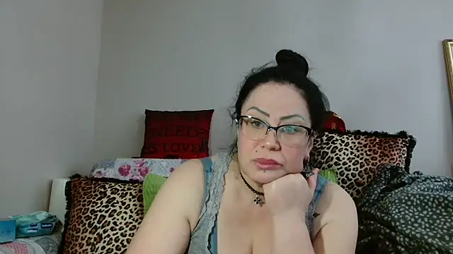 x  KHALEESI  x online show from March 19, 2025, 2:13 pm